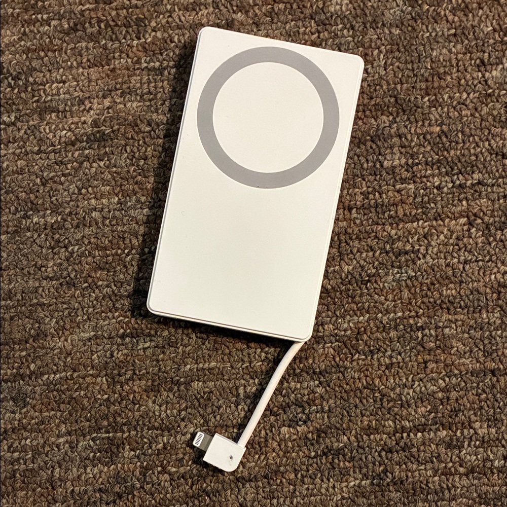 MagSafe Compatible Wireless Charger - White